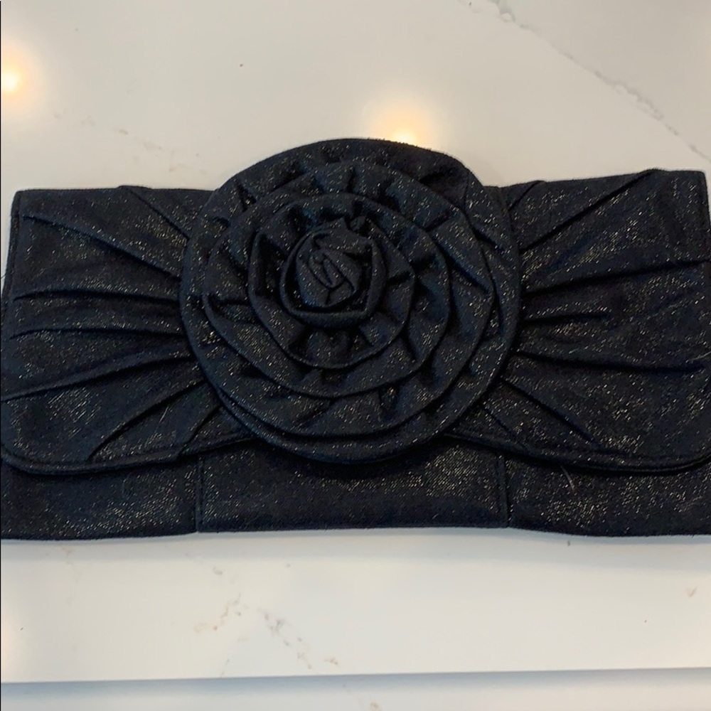 Sparkling black flower night clutch